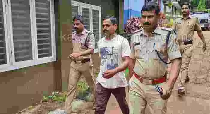 Arrested | ദേശീയ പാതയിൽ 1.65 കോടി രൂപ കൊള്ളയടിച്ച കേസിൽ പൊലീസിന്റെ നിർണായക നീക്കം; ഒന്നാം പ്രതി അറസ്റ്റിൽ; 'കാട്ടിനുള്ളിലും സിസിടിവി; അന്വേഷണത്തിൽ നിർണായകമായി'