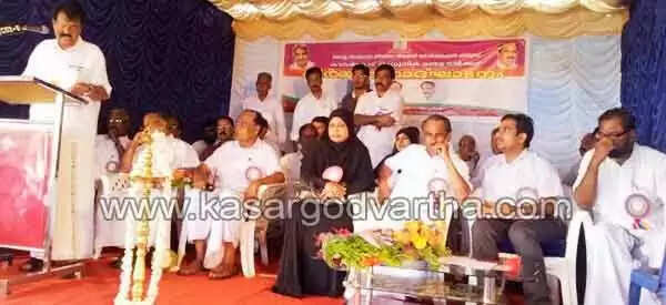 ഉത്സവാന്തരീക്ഷത്തില് കാസര്കോട് മത്സ്യമാര്ക്കറ്റിന് മന്ത്രി കെ. ബാബു തറക്കല്ലിട്ടു