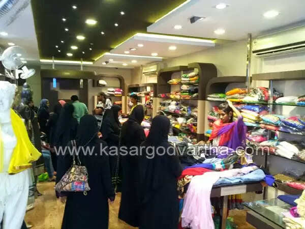 വിലക്കയറ്റത്തിന്റെ പെരുന്നാള് വിപണി; എങ്കിലും നഗരത്തില് തിരക്കൊഴിഞ്ഞില്ല