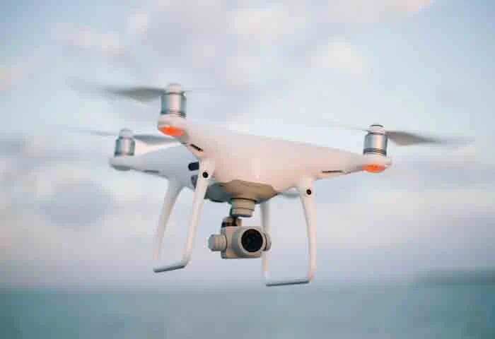 Police Booked | 'ലഹരി കടത്തുകാരെ നിരീക്ഷിക്കുകയായിരുന്ന പൊലീസിന്റെ ഡ്രോൺ കാമറയിൽ കാറിടിച്ചു'; കേസെടുത്തു