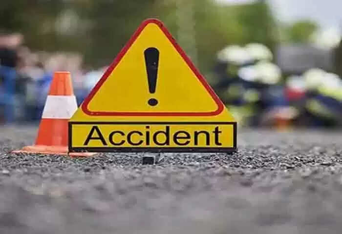 Accident | കാറും ബസും കൂട്ടിയിടിച്ച് 12 കാരൻ മരിച്ചു; മാതാപിതാക്കൾക്ക് പരുക്ക്