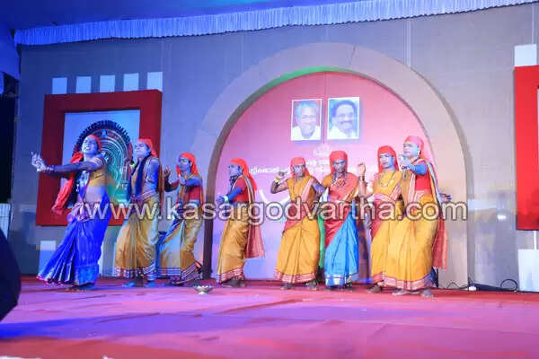 ജനസാഗരത്തെ സാക്ഷി നിര്ത്തി ഗദ്ദികയ്ക്ക് തുടക്കമായി