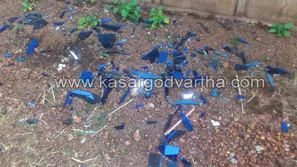 നാരമ്പാടിയില് മുസ്ലീം ലീഗ് അനുഭാവിയുടെ വീടു തകര്ത്തു; പ്രതികളെ കുറിച്ച് സൂചന