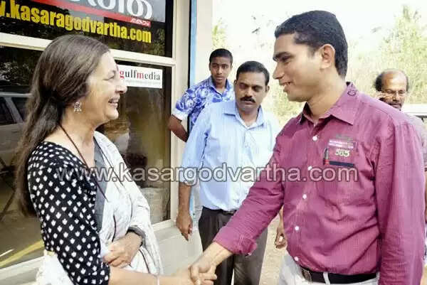 പ്രൊഫ. മുഹമ്മദ് സുലൈമാനും വൃന്ദ കാരാട്ടും കാസര്കോട് വാര്ത്ത സന്ദര്ശിച്ചു