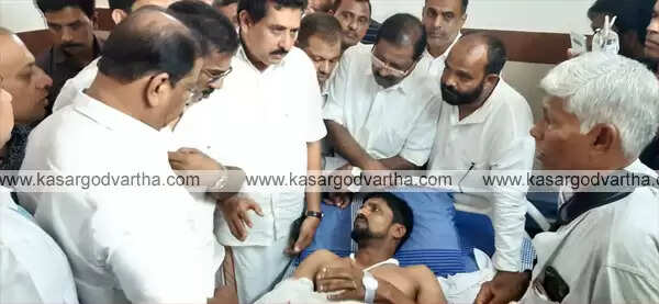 'മംഗളൂരുവില് ഞങ്ങള് കണ്ടത് നരനായാട്ടിന്റെ ഞെട്ടിക്കുന്ന കാഴ്ചകള്; വെടിയുണ്ട ശരീരത്തിലൂടെ തുളച്ചുകയറിയ 10 പേരെ കണ്ടു; ഇതില് മൂന്നുപേരുടെ നില ഇപ്പോഴും ഗുരുതരം; മലയാളികളാണ് മംഗളൂരുവില് അക്രമം നടത്തിയതെന്ന് പ്രചരിപ്പിച്ച് മലയാളികളെയും കന്നടക്കാരെയും തമ്മില് തെറ്റിച്ച് മുതലെടുപ്പിനാണ് യെദിയൂരപ്പ സര്ക്കാര് ശ്രമിക്കുന്നതെന്ന് യുഡിഎഫ് പ്രതിനിധി സംഘം'