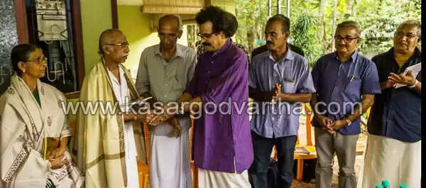 എം എ റഹ് മാന്റെ 'പുളിമുറിച്ച വളപ്പില്' പ്രകാശനം ചെയ്തു