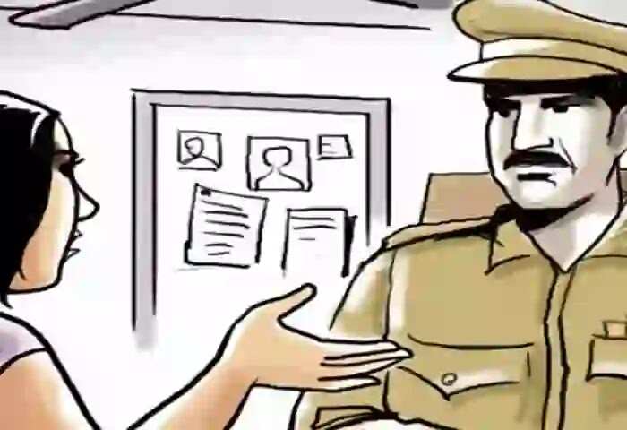 Police FIR | 'പരാതി പിന്വലിക്കണമെന്നാവശ്യപ്പെട്ട് ഭീഷണി'; പോക്സോ കേസിലെ പ്രതിക്കും സുഹൃത്തിനുമെതിരെ കേസെടുത്തു
