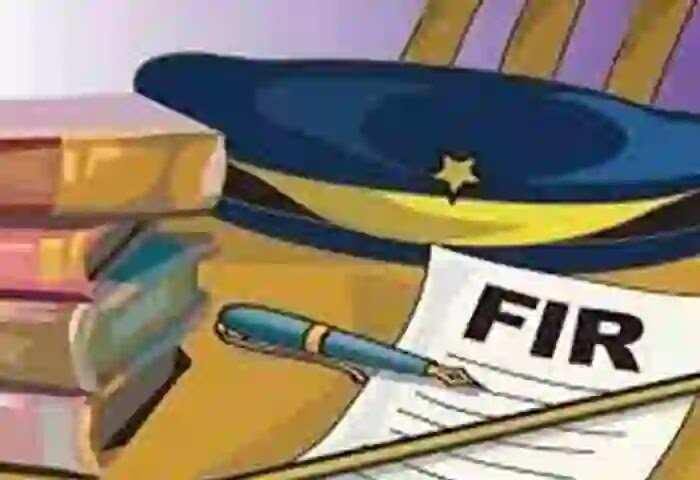 Police Booked | 9 വയസുകാരനെ മർദിക്കുകയും കീചെയ്ൻ കത്തി കൊണ്ട് കൈവിരലിന് മുറിവേൽപിക്കുകയും ചെയ്തെന്ന് പരാതി; സഹപാഠിയുടെ പിതാവിനെതിരെ പൊലീസ് കേസെടുത്തു; 'ഉപദ്രവിച്ചത് ക്ലാസിൽ മകന്റെ കണ്ണട നശിപ്പിച്ചുവെന്നാരോപിച്ച്'