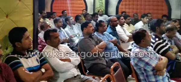 ഇരുകണ്ണുകളുടെയും കാഴ്ചശക്തി നഷ്ടപ്പെട്ട ഹമീദിന് സഹായവുമായി ദുബൈ സൗഹൃദ വേദി