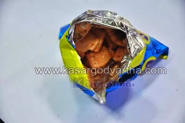 ചിപ്സ് പാക്കറ്റില് ബീഡി; വിദ്യാര്ത്ഥിനി ഛര്ദിച്ചു