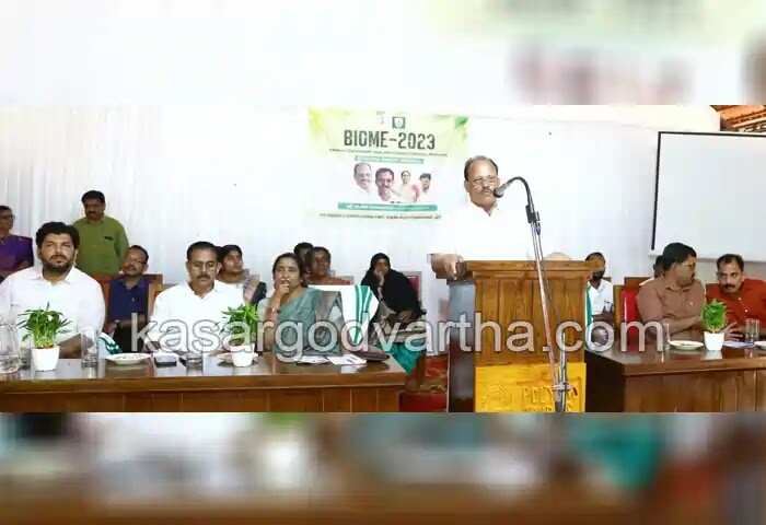 Species | 'കാഞ്ഞിരം' ഇനി കാസര്കോടിന്റെ സ്വന്തം വൃക്ഷം; വെള്ളവയറന് കടല് പരുന്ത് പക്ഷി; പാലപ്പൂവന് ആമ ജീവി; പെരിയ പോളത്താളി പൂവ്; പ്രഖ്യാപനം നടത്തി