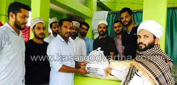 എക്സല് ഫ്രന്ഡ്സ് റമദാന് കിറ്റ് വിതരണം ചെയ്തു