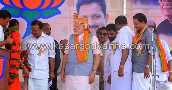 കൊടുങ്കാറ്റായി മോഡി; ആവേശത്തേരിലേറി അണികള്