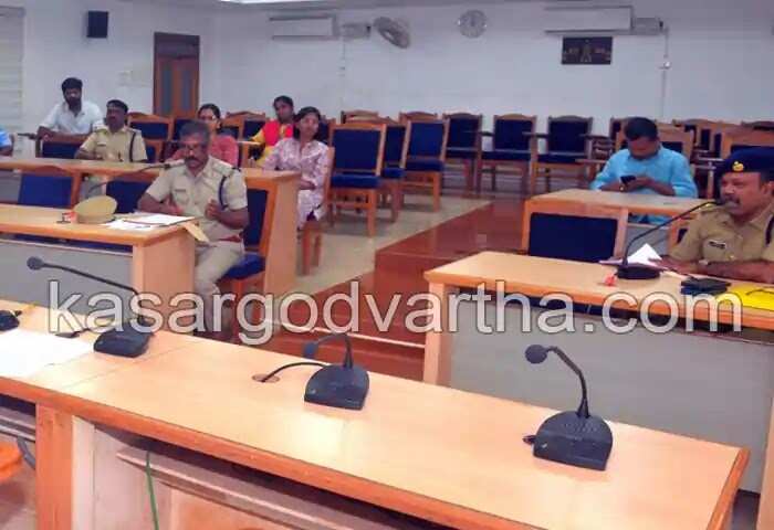 Anti-Drug | ലഹരിമാഫിയ വിദ്യാലയ പരിസരങ്ങള് കേന്ദ്രീകരിച്ച് പ്രവര്ത്തിക്കുന്നത് തടയാന് ഇനി നിരീക്ഷണം ശക്തമാക്കും; എല്ലാ വിദ്യാഭ്യാസ സ്ഥാപനങ്ങളിലും സ്റ്റേഷനറി കട ആരംഭിക്കാന് കലക്ടറുടെ നിര്ദേശം