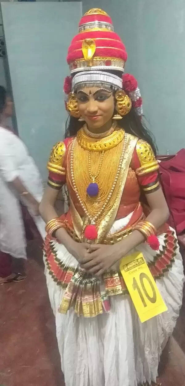 നങ്ങ്യാര്കൂത്തില് സാന്ദ്ര ജയകുമാറിന് എ ഗ്രേഡ്