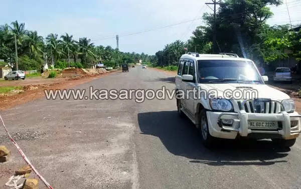 ദുരിത പര്വ്വം താണ്ടി ചന്ദ്രഗിരി യാത്ര; കരാര് ഏറ്റെടുത്തവര്ക്ക് കുലുക്കമില്ല, ഒപ്പം അധികൃതര്ക്കും
