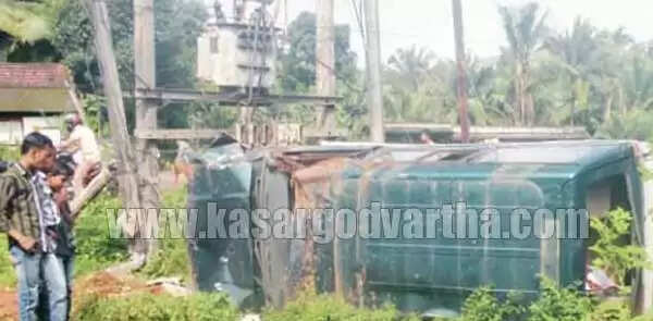 ആറംഗ കുടുംബം സഞ്ചരിച്ച കാര് നിയന്ത്രണം വിട്ട് മറിഞ്ഞു