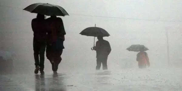 കേരളത്തില് നവംബര് 3 വരെ കനത്ത മഴയ്ക്ക് സാധ്യത