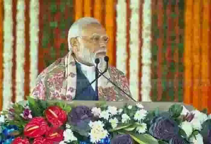 PM Modi | 'ഇത് പുതിയ ഇൻഡ്യ', ഇത്രയേറെ പുരോഗതി 10 വര്ഷം മുന്പ് സാധ്യമായിരുന്നില്ലെന്ന് പ്രധാനമന്ത്രി നരേന്ദ്ര മോദി; കേരള കേന്ദ്രസര്വകലാശാലയുടെ ഭരണനിർവഹണ ആസ്ഥാന മന്ദിരം നാടിന് സമർപിച്ചു; നീലേശ്വരം കേന്ദ്രീയ വിദ്യാലയത്തിന് പുതിയ കെട്ടിടം!