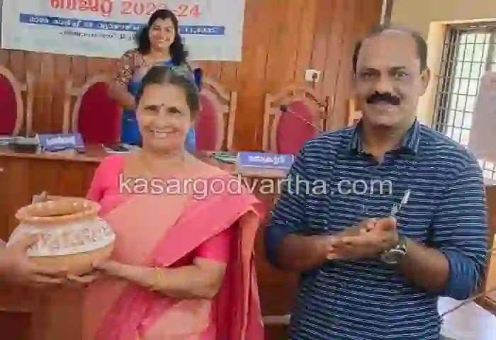 Budget Prize | ഇത് മടിക്കൈ സ്പെഷ്യല്; ബജറ്റ് സമ്മാനമായി 'കണിക്കലം'