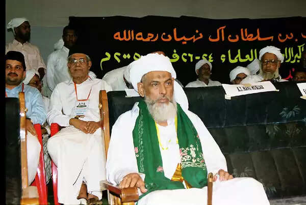 പണ്ഡിത നിരയിലെ മുന്നിരക്കാരന്