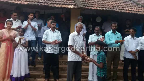 എസ്എസ്എല്സി പരീക്ഷയില് ഉന്നത വിജയം നേടിയ വിദ്യാര്ത്ഥികള്ക്ക് ക്യഷ് അവാര്ഡ് വിതരണം ചെയ്തു