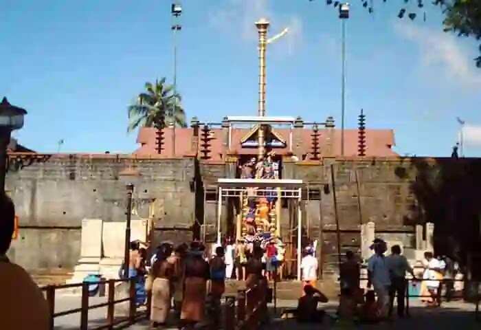 Sabarimala | ശബരിമലയിൽ പ്രതിഷ്ഠാദിന പൂജകൾ ഭക്തിസാന്ദ്രമായി; പുണ്യം തേടിയെത്തിയത് വൻ ഭക്ത ജനങ്ങൾ; ഇനി ജൂൺ 15ന് നട തുറക്കും