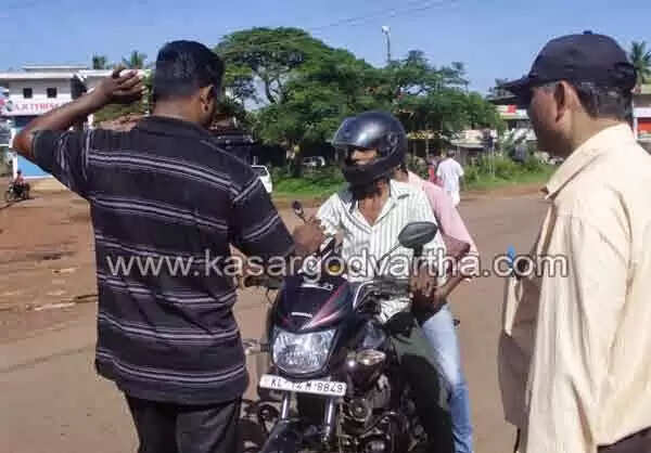 റോഡില് ചായയും പലഹാരവും ഉണ്ടാക്കി അവര് വാഹന ബന്ദ് നടത്തി