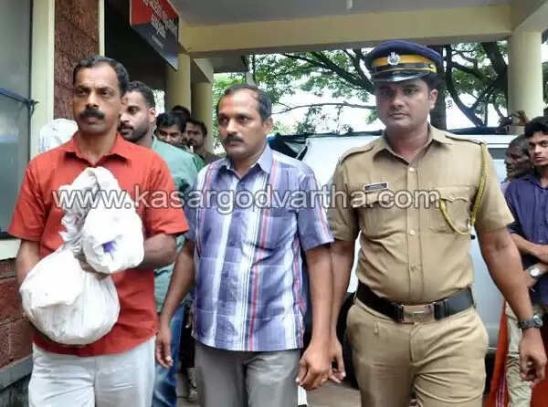 വിജയ ബാങ്ക് കൊള്ള: മുഴുവന് സ്വര്ണവും കണ്ടെടുത്തു, 4 പ്രതികളുടെ അറസ്റ്റ് രേഖപ്പെടുത്തി, 3 പേര് ഒളിവില്