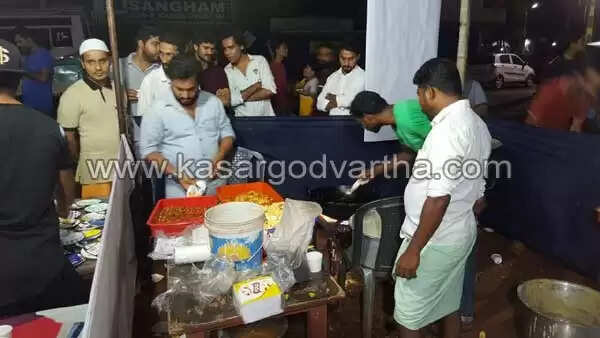 27 ാം രാവില് പ്രാര്ത്ഥനാനിരതരായി വിശ്വാസികള്; സിയാറത്തിനും മറ്റുമായി എത്തിയത് ആയിരങ്ങള്