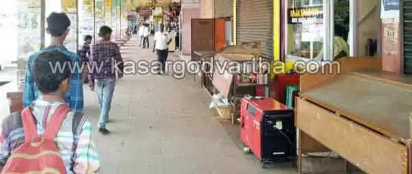 മോട്ടോര് വാഹന പണിമുടക്ക് പൂര്ണം; യാത്രക്കാര് വലഞ്ഞു