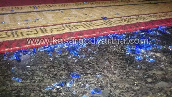 നാരമ്പാടിയില് മുസ്ലീം ലീഗ് അനുഭാവിയുടെ വീടു തകര്ത്തു; പ്രതികളെ കുറിച്ച് സൂചന