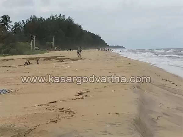 ഷിറിയ മുതല് മൂസോടി വരെ മണലെടുക്കല് തകൃതി; കടലാക്രമണങ്ങള്ക്ക് പ്രധാന കാരണം അനിയന്ത്രിതമായ മണല് കൊള്ള