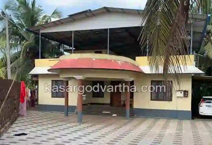 Theft Attempt | പട്ടാപ്പകല് വീട് കുത്തിത്തുറന്ന് മോഷണ ശ്രമം; ഇതേ വീട്ടില് മൂന്നാമത്തെ സംഭവം; 35 പവന് സ്വര്ണാഭരണങ്ങളും 50,000 രൂപയും നഷ്ടപ്പെട്ട മുമ്പത്തെ കവര്ചയ്ക്ക് ഇതുവരെയും തുമ്പായില്ല