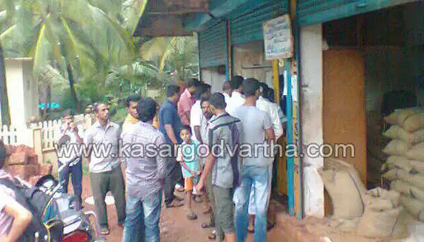 ആലംപാടി റേഷന് കടയിലെ തിരിമറി; അന്വേഷണം തുടങ്ങി