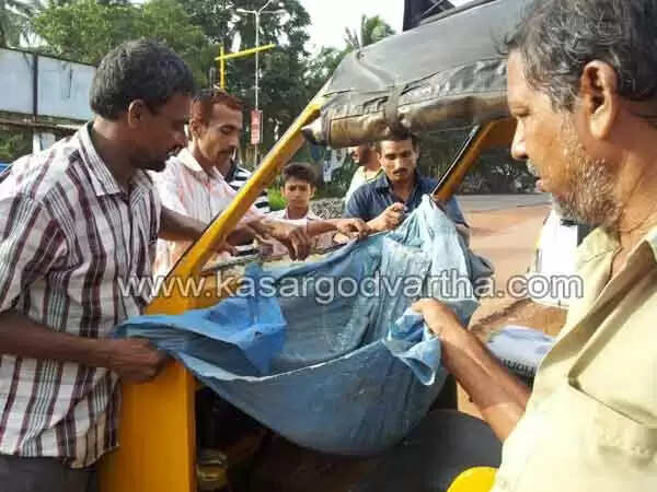 കുഴിയില് വീണ് മീന്ലോറിയുടെ ടയര്പൊട്ടി; കല്ല് തെറിച്ച് 2 വാഹനങ്ങളുടെ ചില്ല് തകര്ന്നു