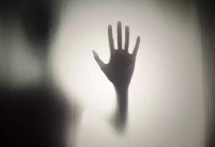 Ragging | 'കാസർകോട്ട് 2 സ്കൂളുകളിൽ റാഗിങ്; വിദ്യാർഥികൾക്ക് നേരെ ക്രൂരമായ മർദനം; അക്രമം കുപ്പായത്തിന്റെ ഒരു കുടുക്ക് ഇടാത്തതിനും ഷൂസ് ധരിച്ചതിനും'