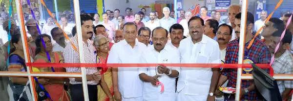 റേഷന് അവകാശമാണ്, ആരുടെയും ഔദാര്യമല്ല: ഭക്ഷ്യ വകുപ്പ് മന്ത്രി