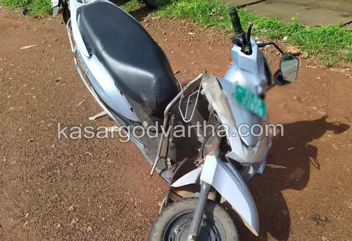 Accident | കെ എസ് ടി പി റോഡിൽ അപകടം തുടർക്കഥ; ഉദുമയിലും കളനാട്ടും വാഹനാപകടം; ഇരുചക്രവാഹനയാത്രക്കാർക്ക് പരുക്ക്