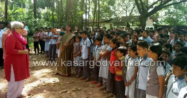 വിവേചനങ്ങള്ക്കെതിരെയുള്ള പോരാട്ടം വീട്ടില് നിന്നു തന്നെ തുടങ്ങണം: ഷബ്നം ഹാഷ്മി