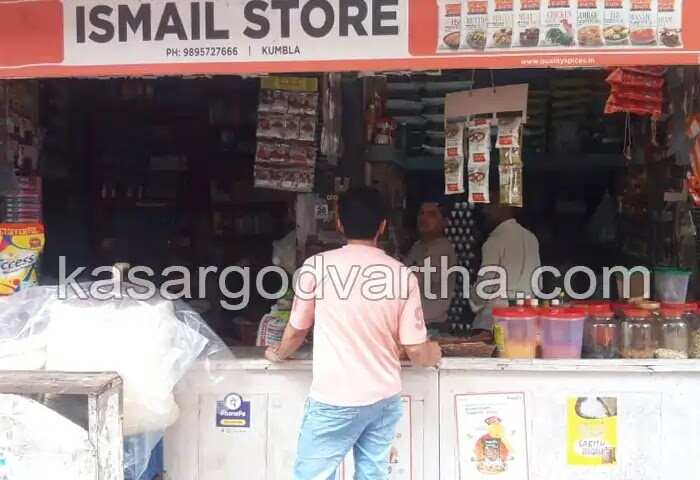 Electricity | കമ്പിയിലെ തകരാറുമൂലം വൈദ്യുതി ബന്ധം തടസപ്പെട്ട് 5 ദിവസങ്ങള് പിന്നിട്ടു; ഇരുട്ടത്ത് കച്ചവടവുമായി വ്യാപാരി; 'പരാതി നല്കിയിട്ടും പരിഹാരമായില്ല'