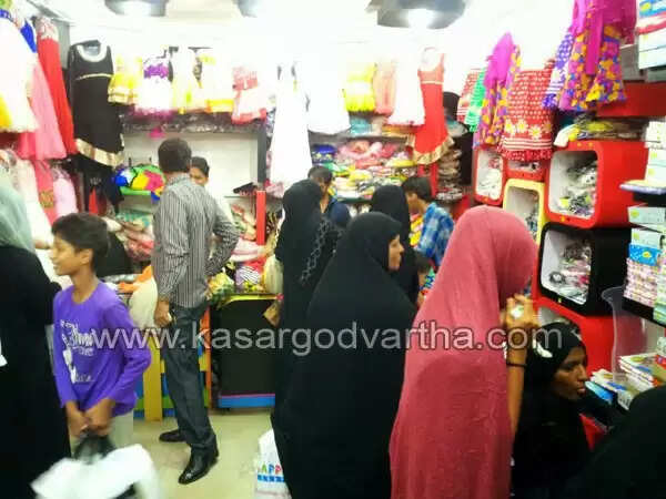 വിലക്കയറ്റത്തിന്റെ പെരുന്നാള് വിപണി; എങ്കിലും നഗരത്തില് തിരക്കൊഴിഞ്ഞില്ല