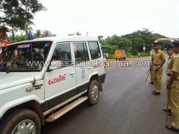 കുമ്പളയിലെ സി.പി.എം പ്രവര്ത്തകന്റെ കൊല: ഹര്ത്താല് പൂര്ണം, വിവിധ സ്ഥലങ്ങളില് പ്രകടനങ്ങള്