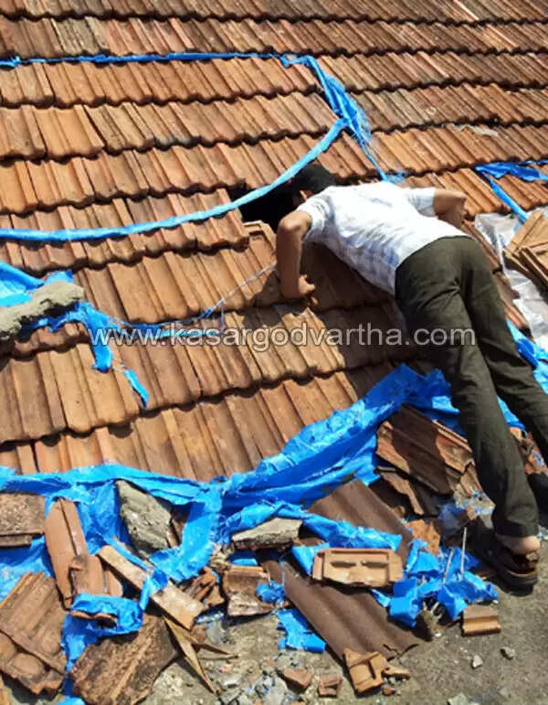 കാസര്കോട്ട് വീണ്ടും കവര്ച; 3 കടകള് കുത്തിത്തുറന്നു