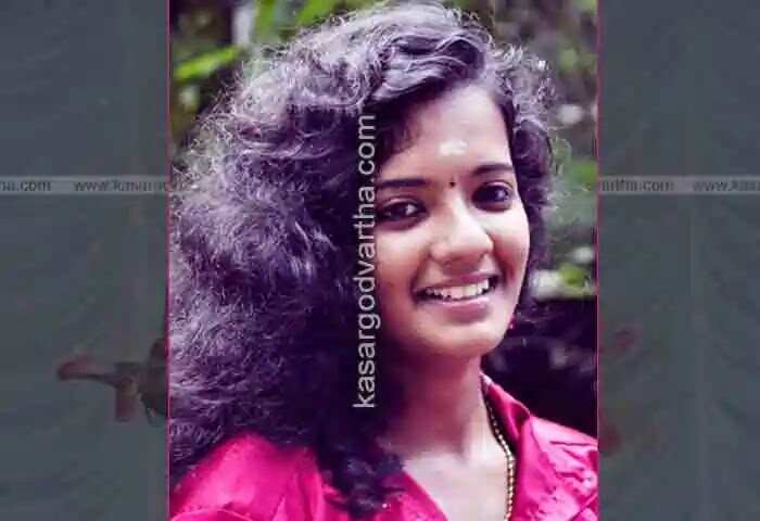 Rank | കണ്ണൂർ സർവകലാശാലയിൽ നിന്ന് ബിഎ ഭരതനാട്യത്തിൽ 2-ാം റാങ്കിന്റെ തിളക്കവുമായി ശ്രീചന്ദന; നേട്ടം കൊയ്തത് നാടൻ കലാ ട്രൂപായ ചുരികയുടെ കലാകാരി