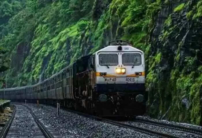 Railway | ദീപാവലി തിരക്ക്: മംഗ്ളൂറിനും മുംബൈയ്ക്കും ഇടയില് പ്രത്യേക ട്രെയിനുകള് പ്രഖ്യാപിച്ച് റെയില്വേ