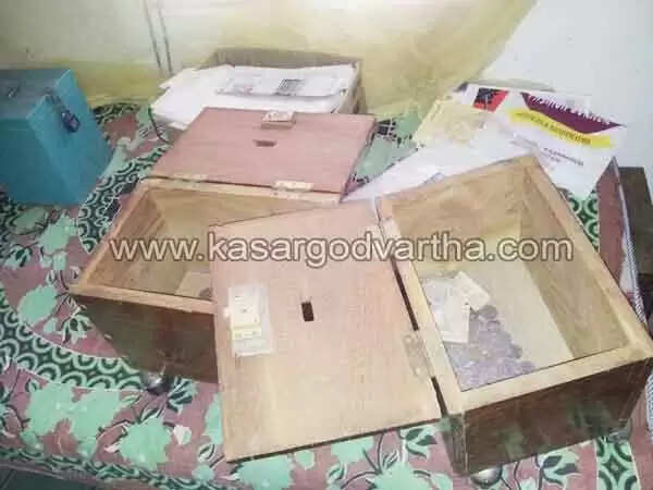 പള്ളി ഭണ്ഡാരം കവര്ന്നു