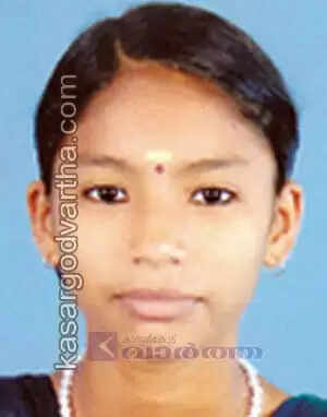 കാര് നിയന്ത്രണം വിട്ട് പുഴയിലേക്ക് മറിഞ്ഞു; പെണ്കുട്ടി മരിച്ചു, 6 പേര്ക്ക് പരിക്ക്