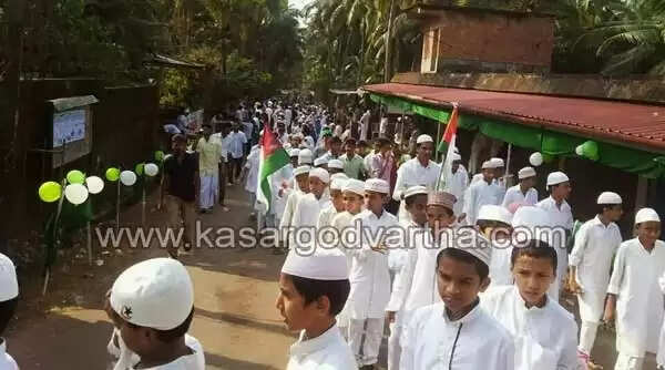 പ്രവാചക പ്രകീര്ത്തനങ്ങളുമായി നാടെങ്ങും നബിദിനാഘോഷം