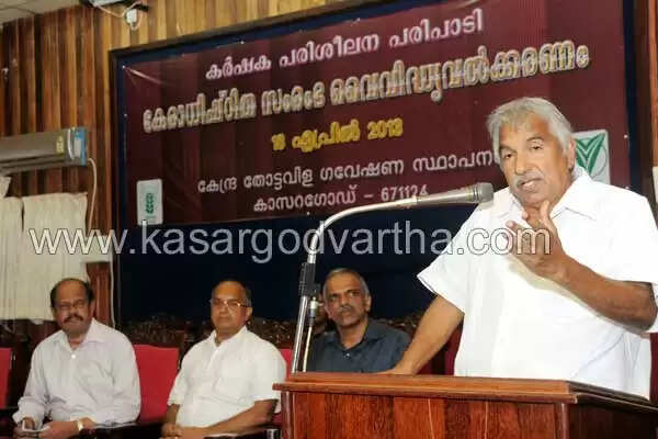 തെങ്ങില് നിന്നും നീരാ ഉല്പ്പാദിപ്പിക്കാന് പദ്ധതി - മുഖ്യമന്ത്രി